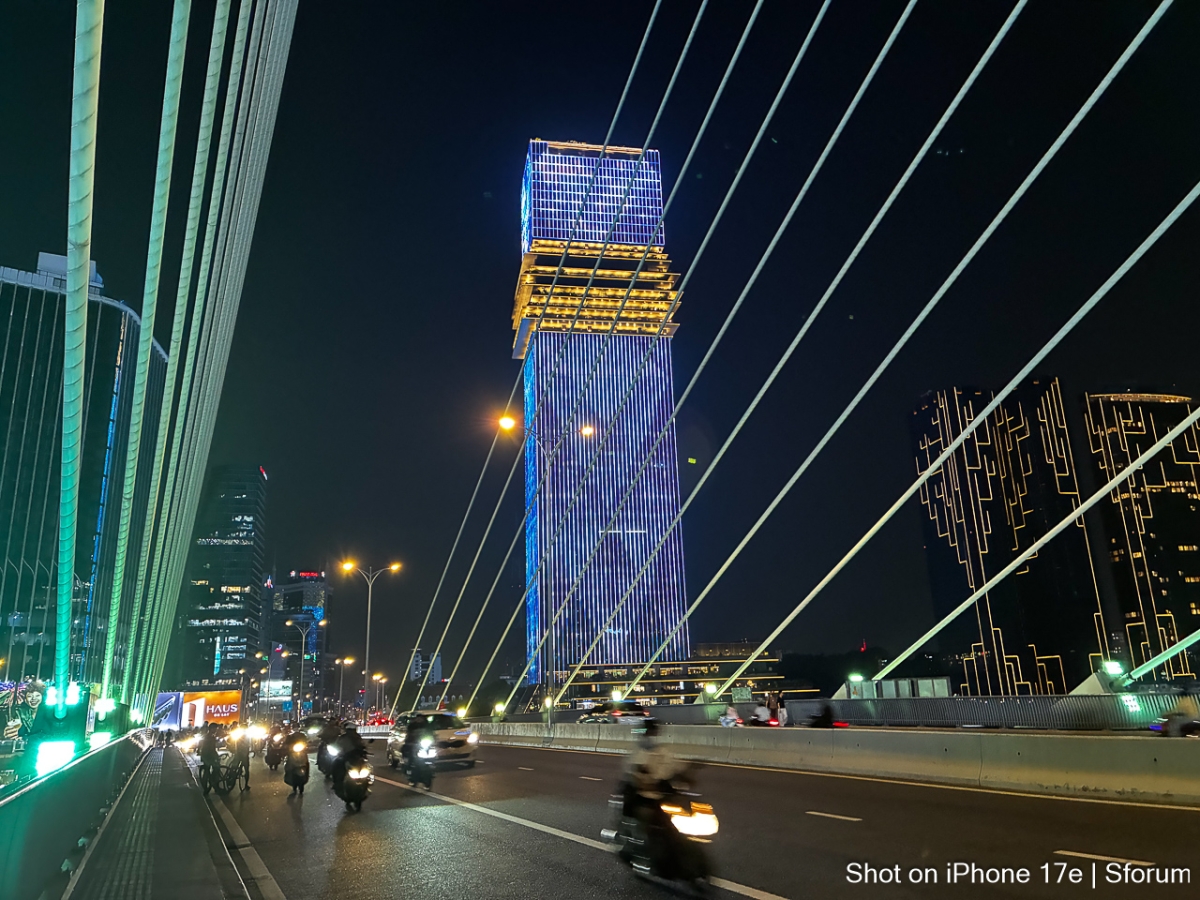 Đánh giá iPhone 17e về camera chính trong điều kiện thiếu sáng