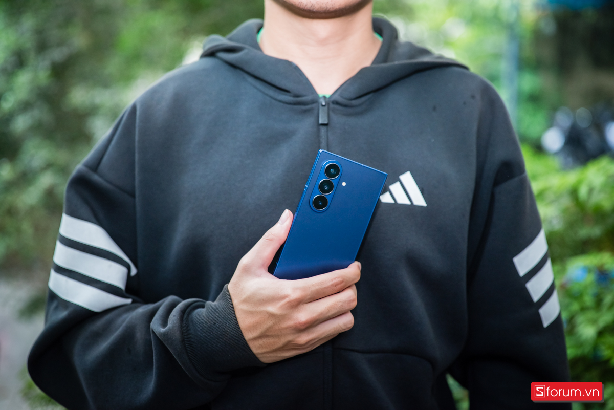 Tốc độ sạc pin trên Galaxy Z Fold7