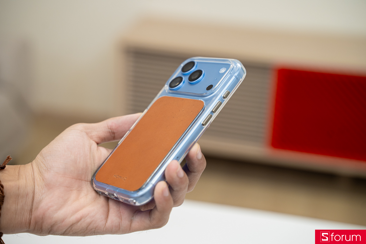Ốp lưng iPhone 18 Pro Max Nomad Clear Leather Horween Rustic Brown