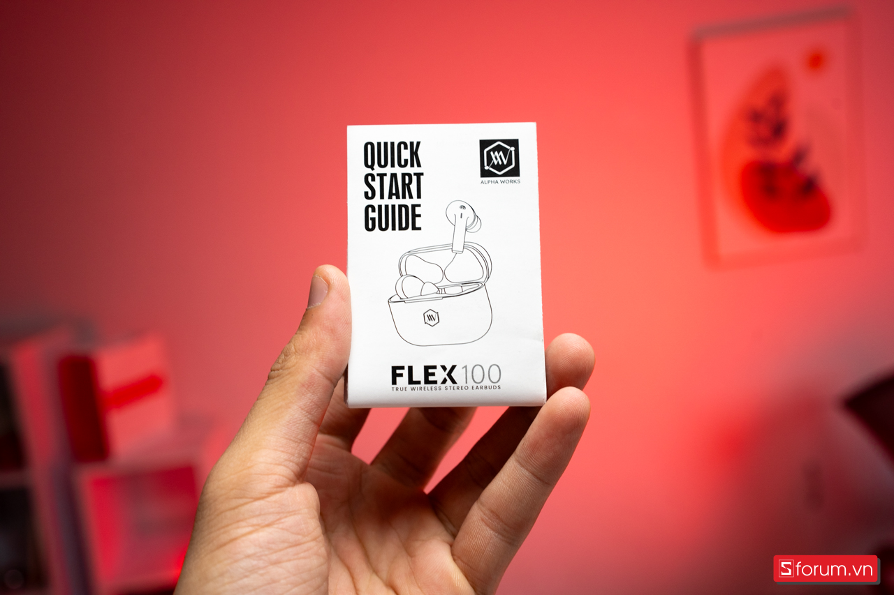 Bên trong hộp, người dùng sẽ nhận được một cặp tai nghe FLEX 100