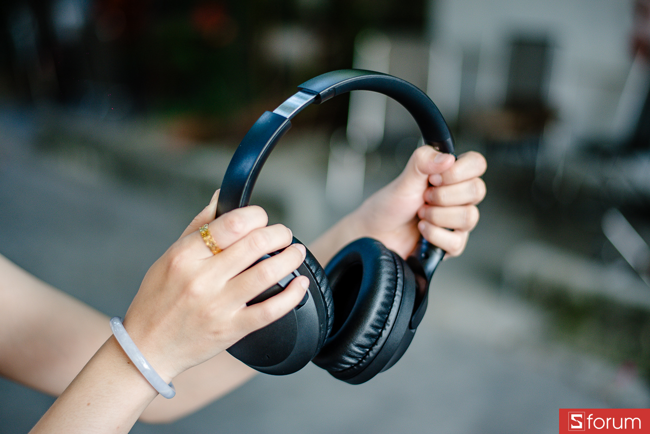 Trên tay Alpha Works Lite 500: Khung tai nghe có thể kéo dài để chỉnh kích thước