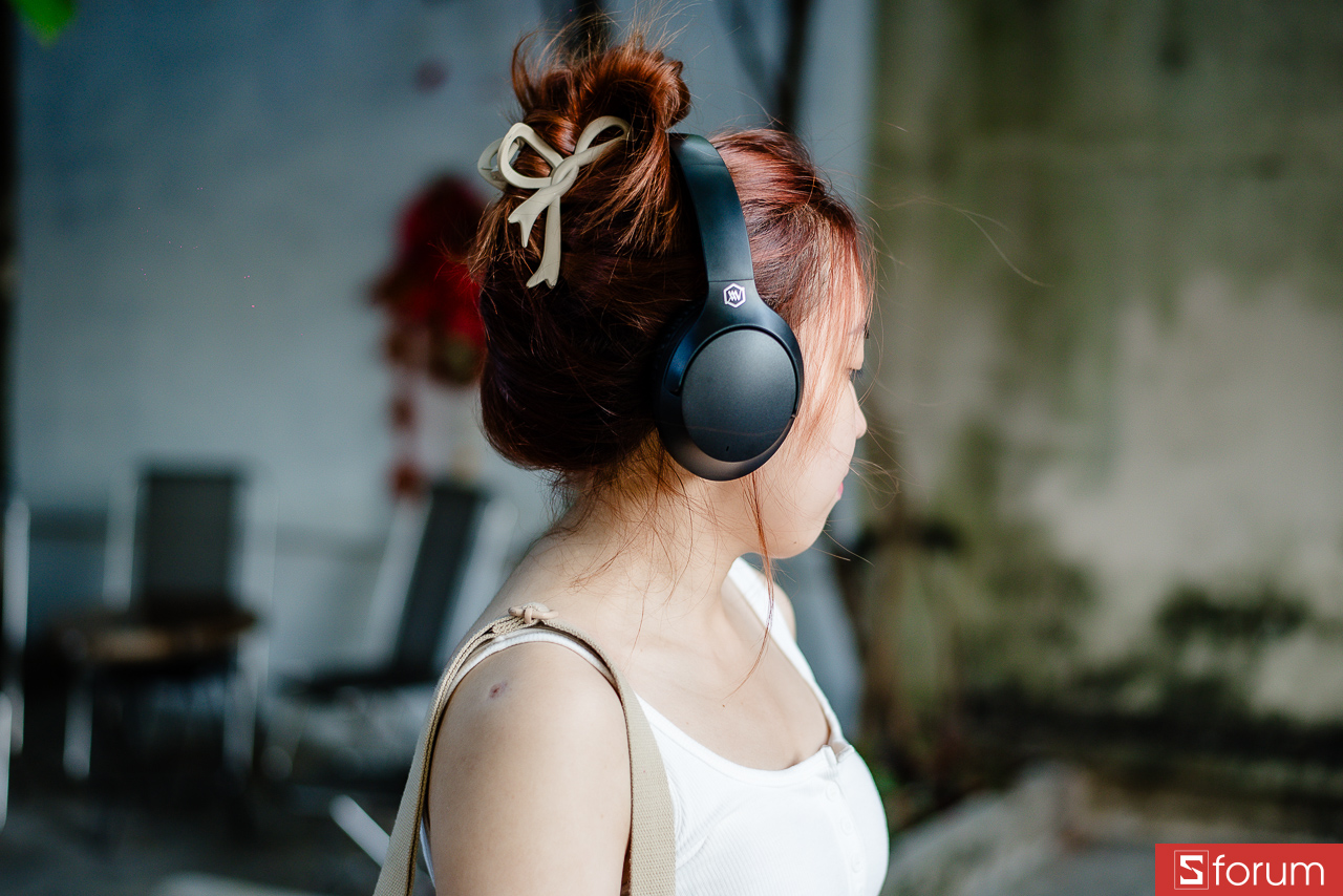 Trên tay Alpha Works Lite 500: Phần earcup có dạng tròn kích thước lớn