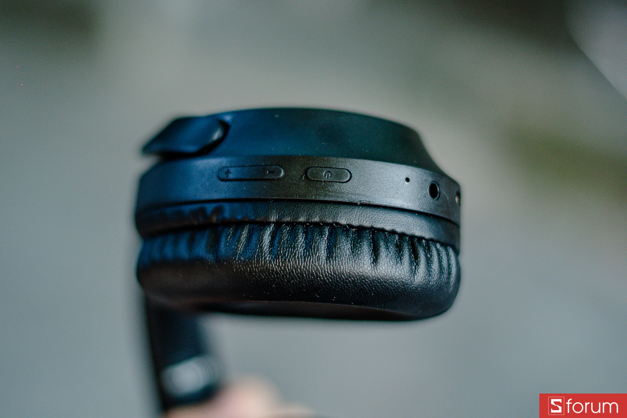 Cổng kết nối trên Alpha Works Lite 500