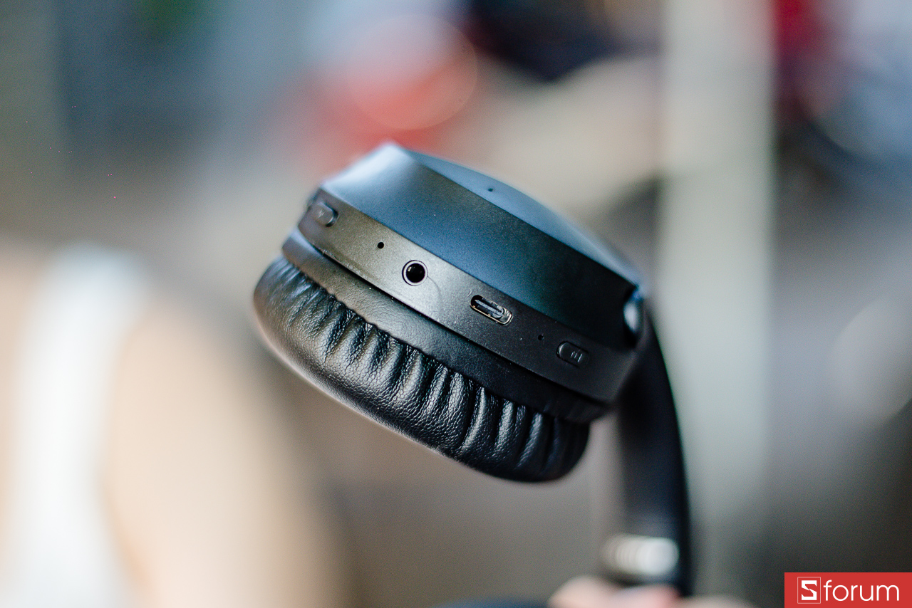 Cổng kết nối trên Alpha Works Lite 500