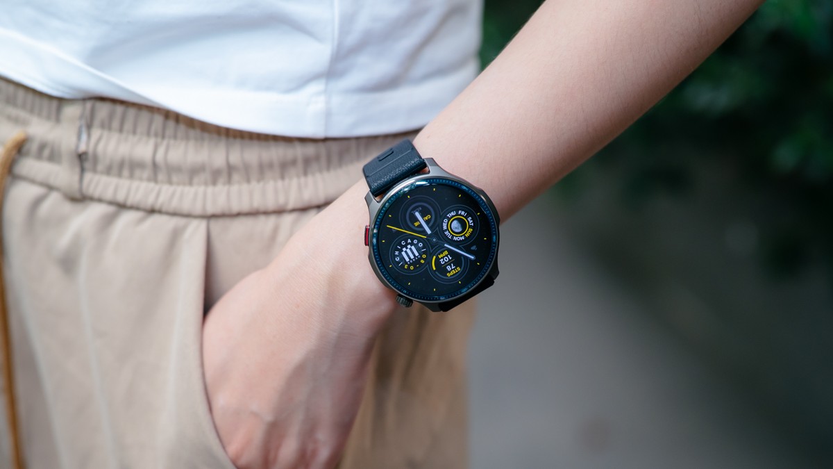 Trên tay Amazfit Balance 2: Mặt kính sapphire, GPS băng tần kép, chống nước 10ATM, giá 7.49 triệu đồng