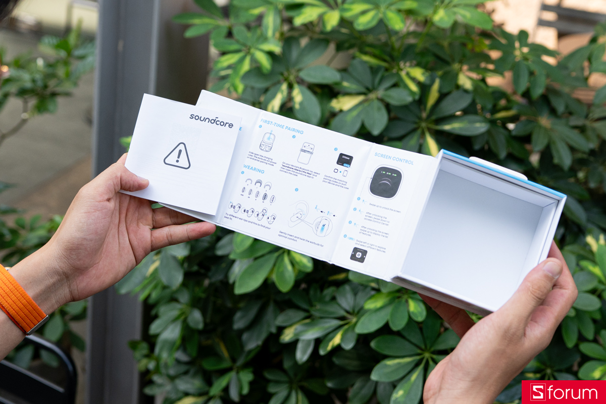 Trên tay Anker Liberty 5 Pro Max và bộ phụ kiện