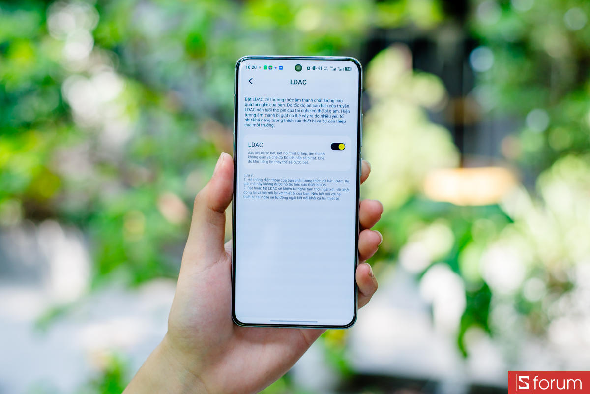 Tai nghe cũng được hỗ trợ bởi ứng dụng Baseus trên cả iOS và Android