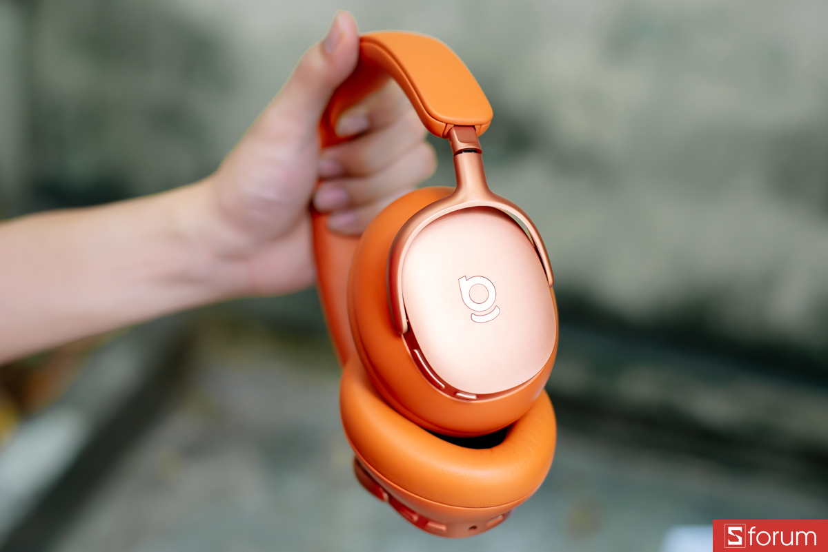 Baseus Inspire XH1 sở hữu thiết kế over ear với phần chụp tai khá lớn