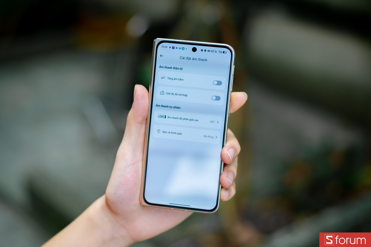 Tai nghe cũng được hỗ trợ bởi ứng dụng Baseus trên cả iOS và Android