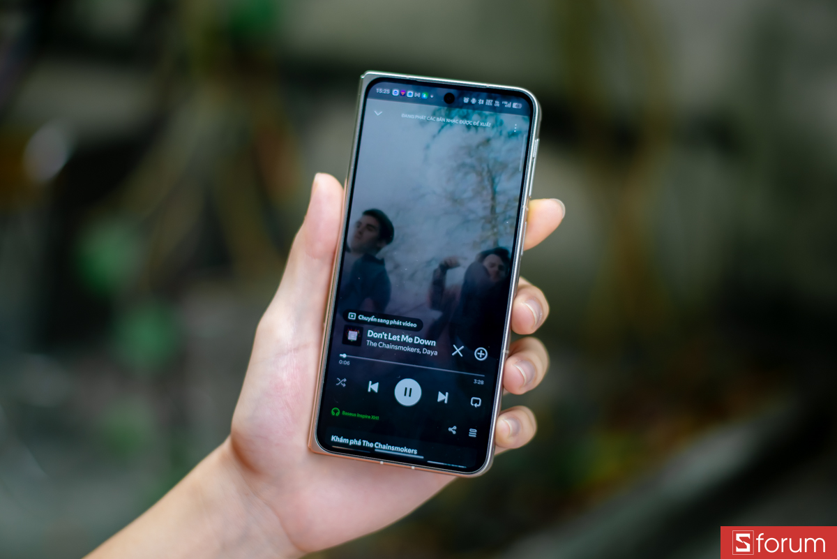 Dải mid thể hiện giọng ca khá rõ ràng và tự nhiên, phù hợp khi nghe nhạc pop