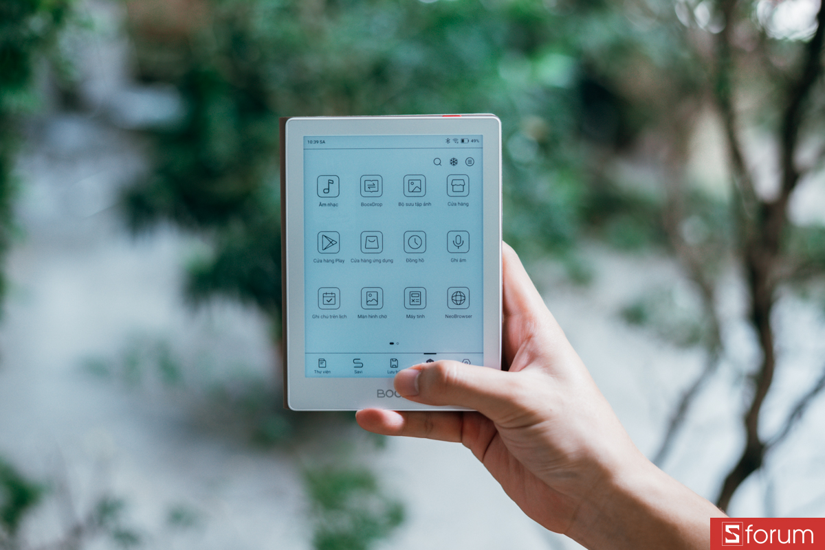 Boox sử dụng phiên bản Android đã được tùy chỉnh sâu với giao diện Boox OS