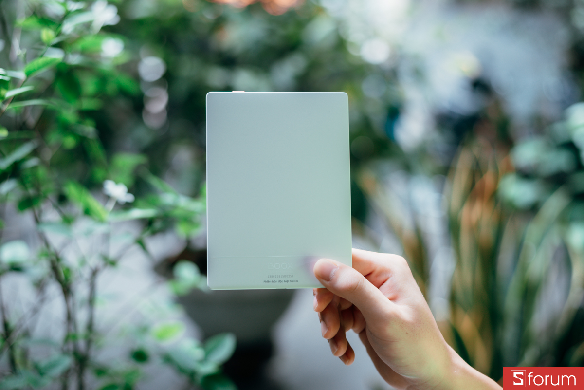 Thiết kế trên Boox Savi 6 mang đến vẻ ngoài thanh lịch với gam màu trắng tinh khôi