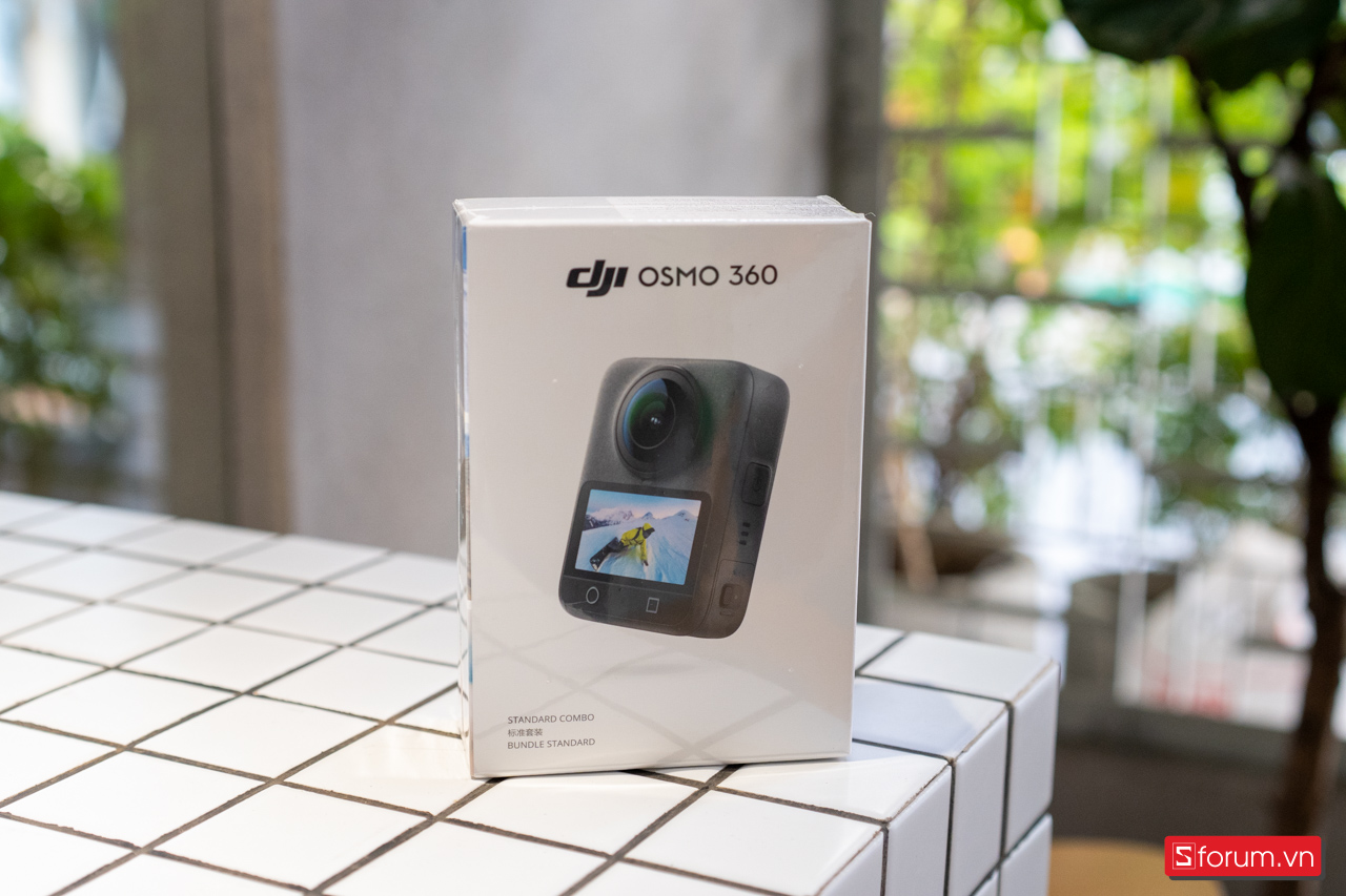 Hộp đựng của DJI Osmo 360 Standard được thiết kế khá đẹp mắt