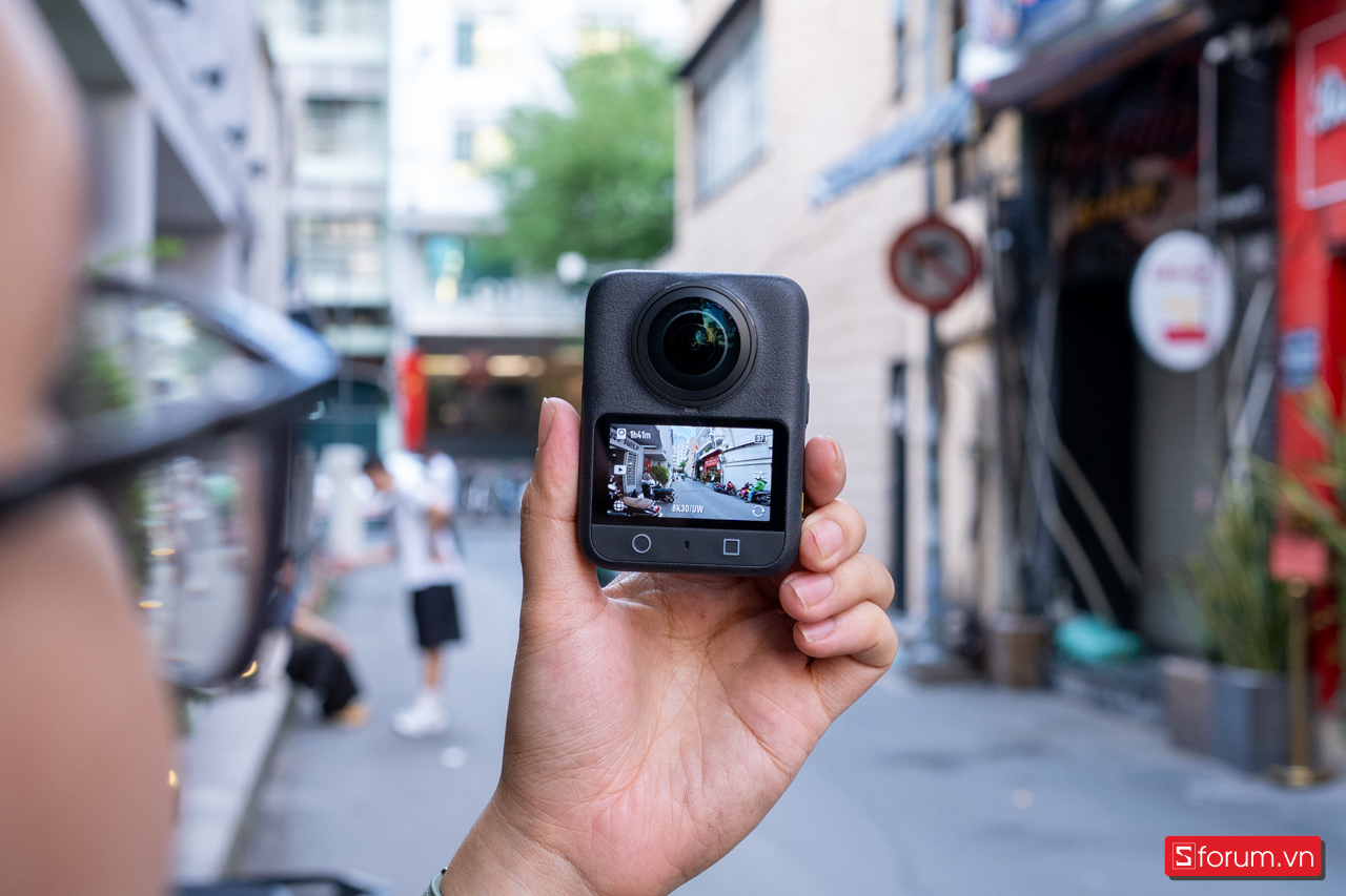 DJI Osmo 360 được trang bị pin Osmo Action Extreme Plus dung lượng 1,950 mAh