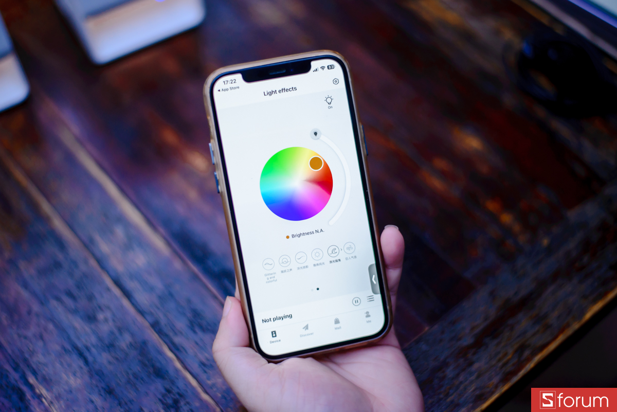 Ứng dụng Edifier Connect cho phép điều chỉnh hệ thống đèn RGB với vòng tròn màu sắc đa dạng
