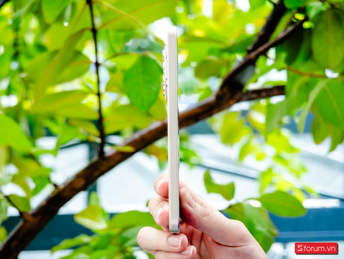 Về các cạnh máy, Honor bố trí khoa học và thuận tiện