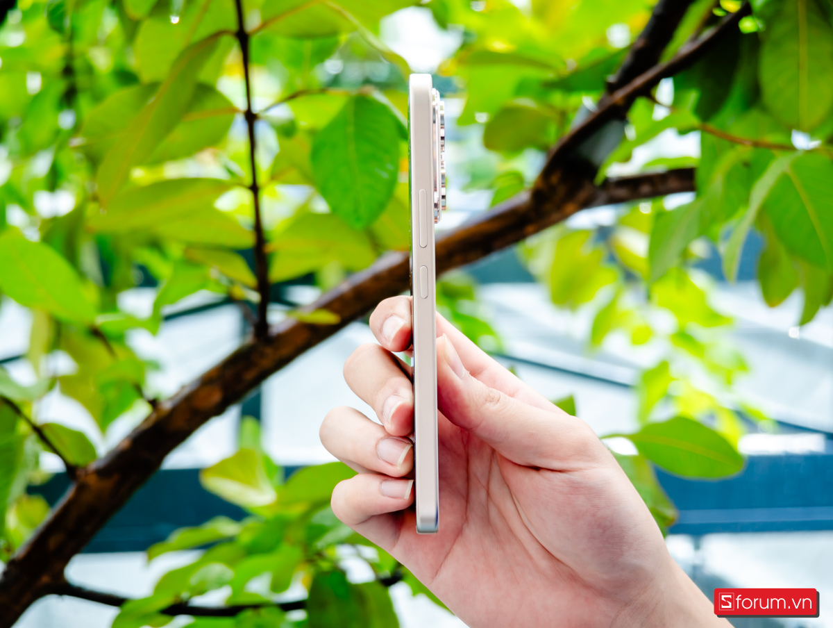 Về các cạnh máy, Honor bố trí khoa học và thuận tiện