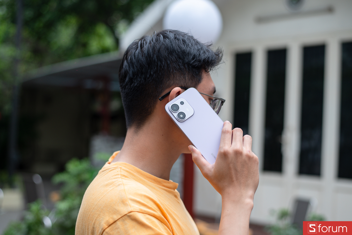 Trên tay HONOR 600S 5G: Máy vẫn sở hữu kcihs thước mỏng nhẹ dù có viên pin lớn