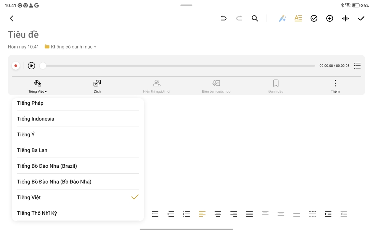Máy còn hỗ trợ dịch thuật đa ngôn ngữ bao gồm cả tiếng Việt