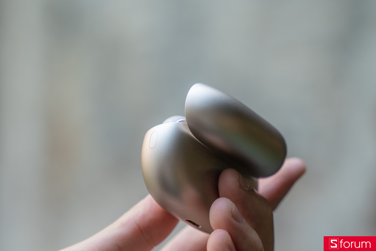 Trên tay Huawei FreeBuds Pro 5: Phần thân hộp bo cong đều, không có cạnh sắc