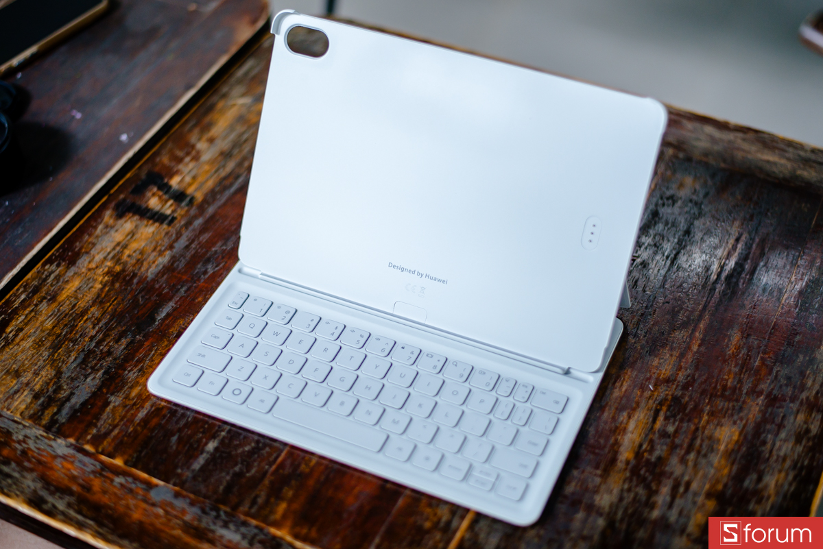 Bộ bàn phím Huawei Smart KeyBoard được thiết kế mỏng nhẹ