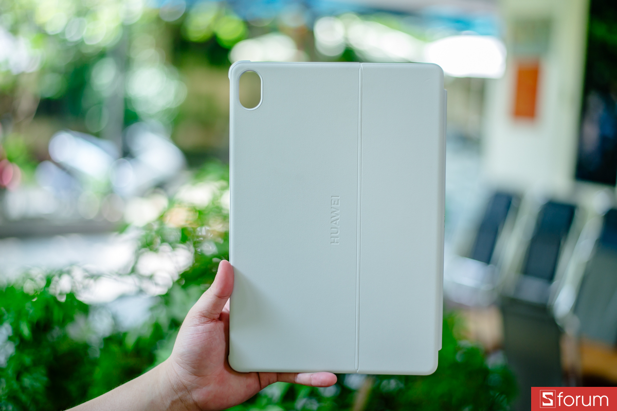 Nếu không sử dụng bàn phím, anh em có thể linh hoạt tháo rời