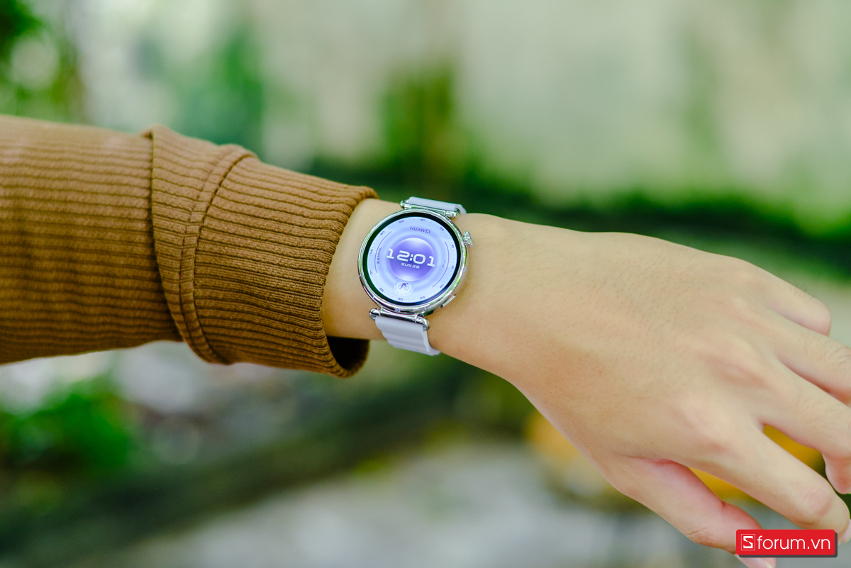 Khi trên tay Huawei Watch GT 6 41mm, cảm giác đầu tiên mình nhận được chính là sự tinh tế