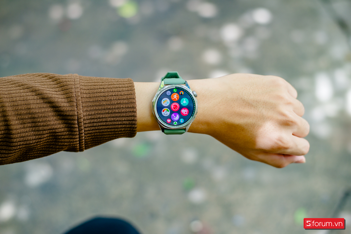 Đánh giá Huawei Watch GT 6 46mm về màn hình: một trong những điểm nâng cấp ấn tượng nhất so với thế hệ trước
