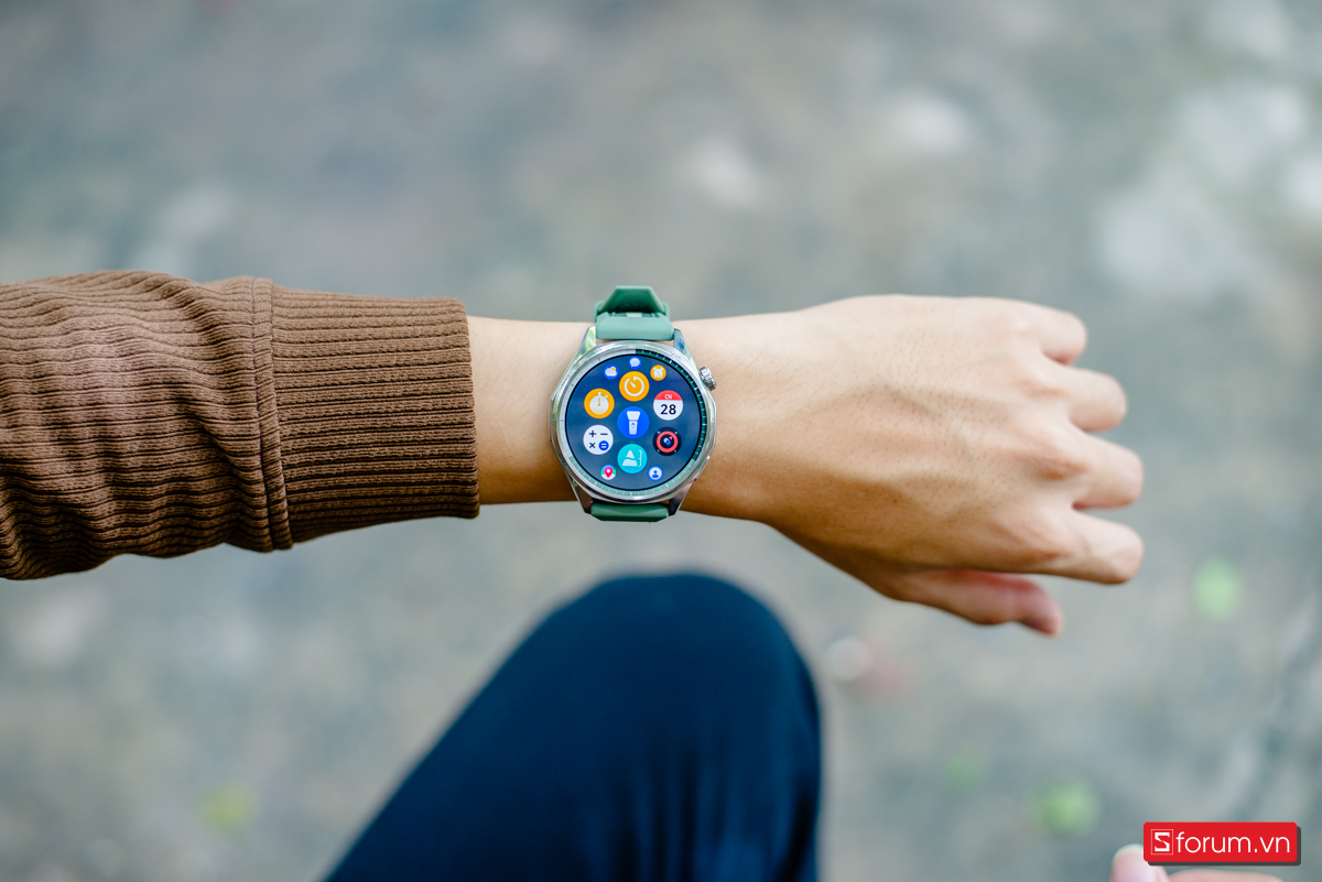 Thời lượng pin là điểm nhấn lớn nhất khi trên tay Huawei Watch GT 6 46mm