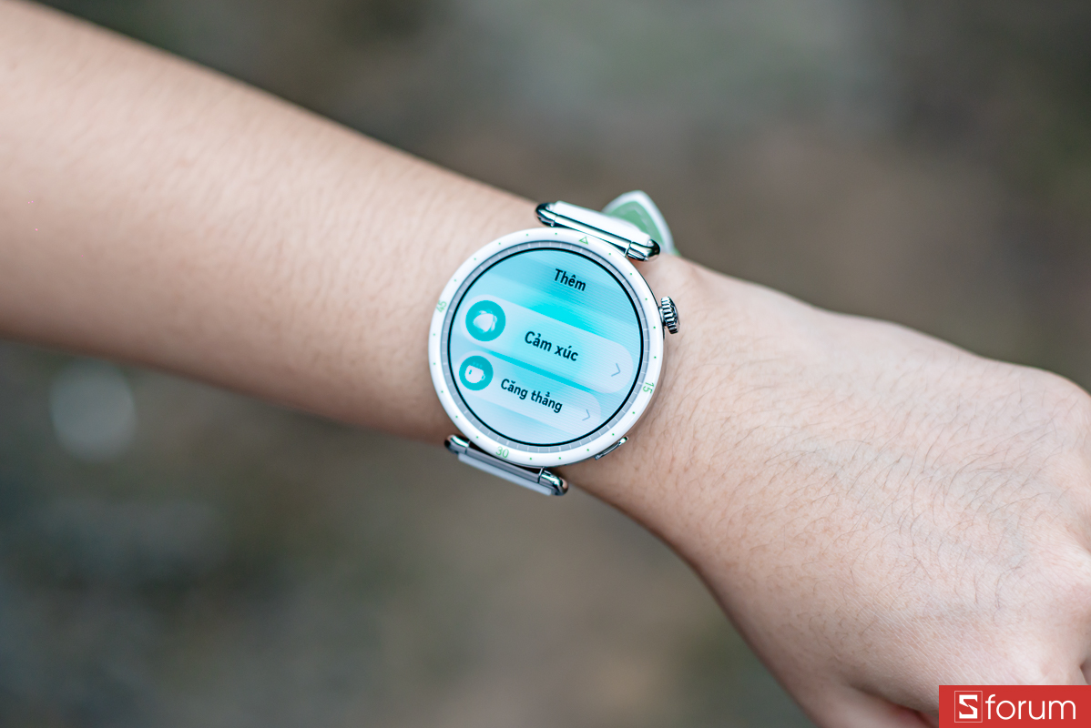 Trên tay Huawei Watch GT7 41mm: Bộ cảm biến trên Huawei Watch GT7 41mm gần như không đổi 