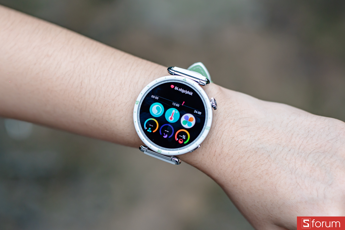 Trên tay Huawei Watch GT7 41mm: Bộ cảm biến trên Huawei Watch GT7 41mm gần như không đổi 