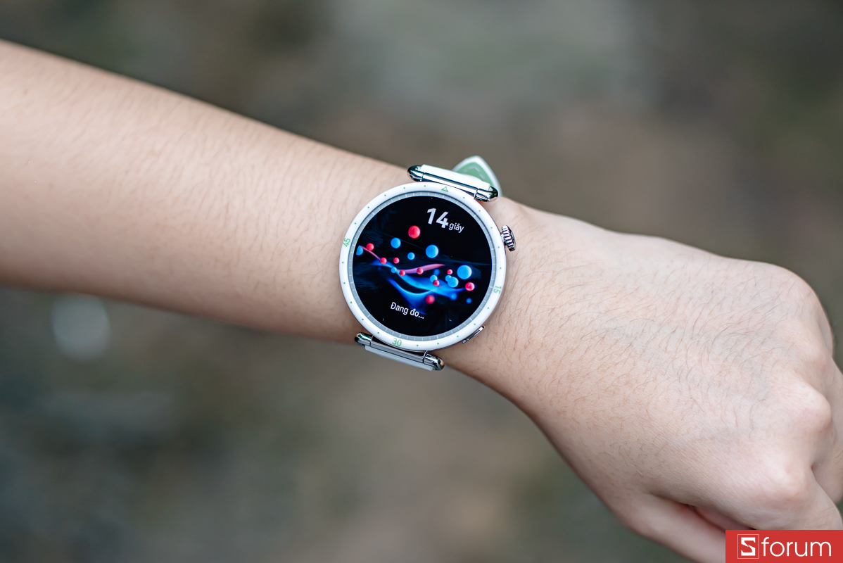 Trên tay Huawei Watch GT7 41mm: Bộ cảm biến trên Huawei Watch GT7 41mm gần như không đổi 