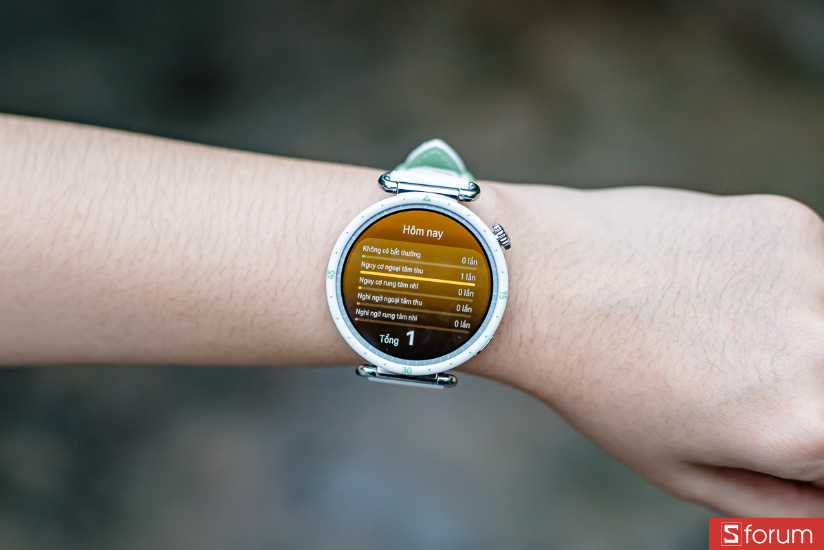 Trên tay Huawei Watch GT7 41mm: Bản tiêu chuẩn không có ECG