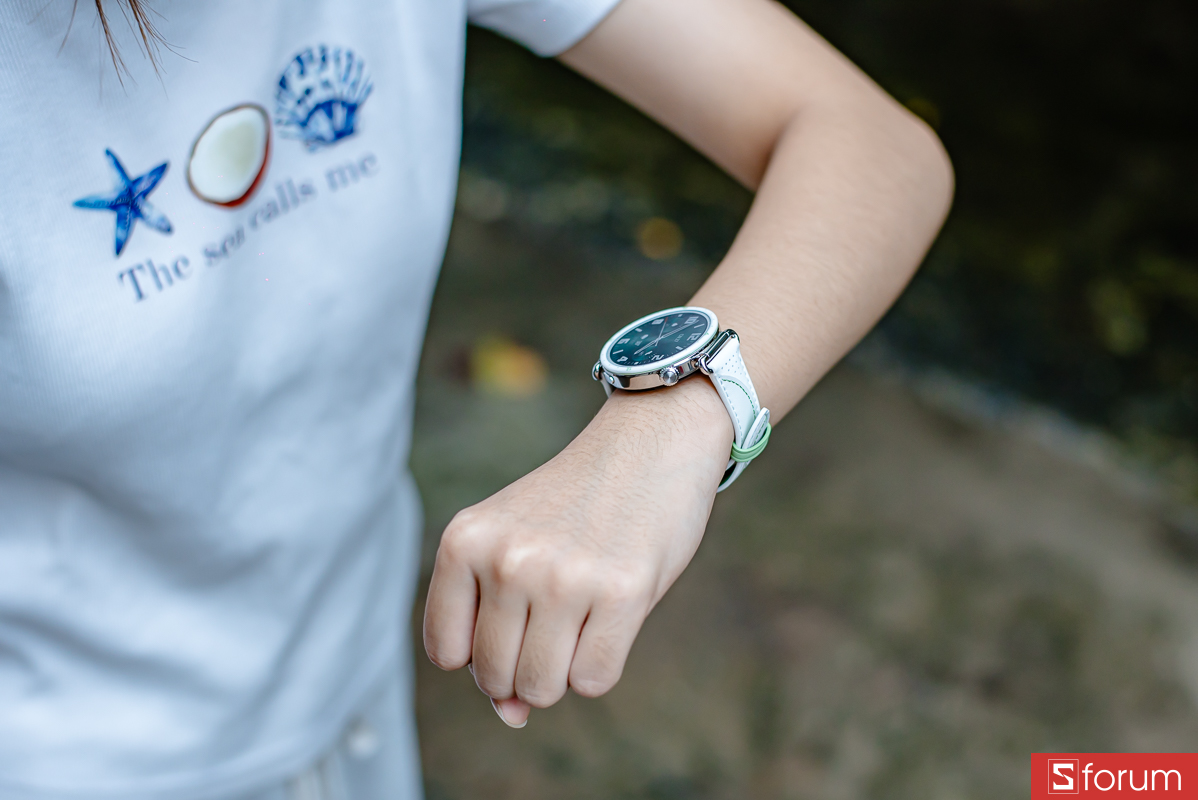 Trên tay Huawei Watch GT7 41mm: Bản dây da đậm chất thời trang