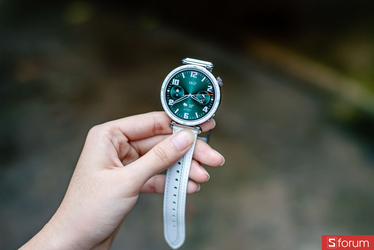 Trên tay Huawei Watch GT7 41mm: đồng hồ được trang bị màn hình AMOLED tròn 1,32 inch
