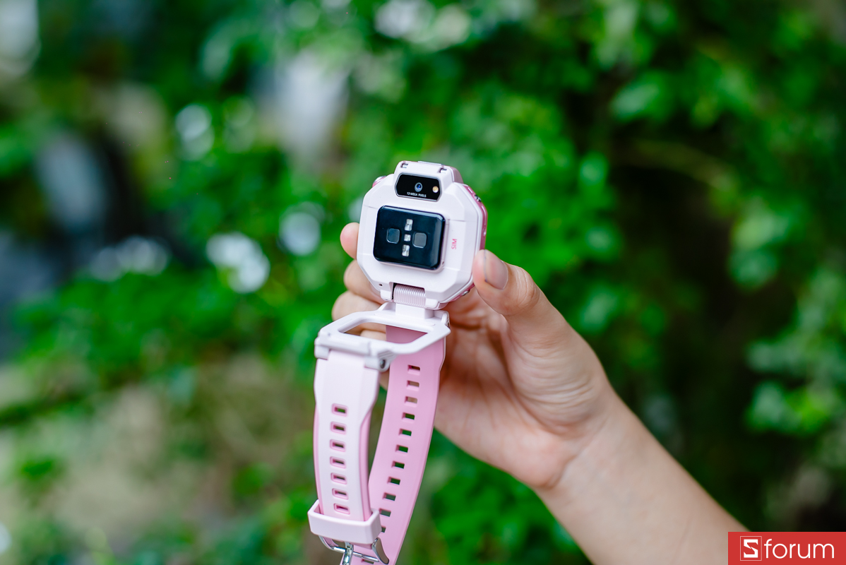 Trên tay Huawei Watch Kids X1: Thiết kế hầm hố và nổi bật