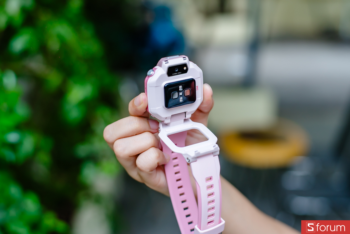 Trên tay Huawei Watch Kids X1: Thiết kế hầm hố và nổi bật