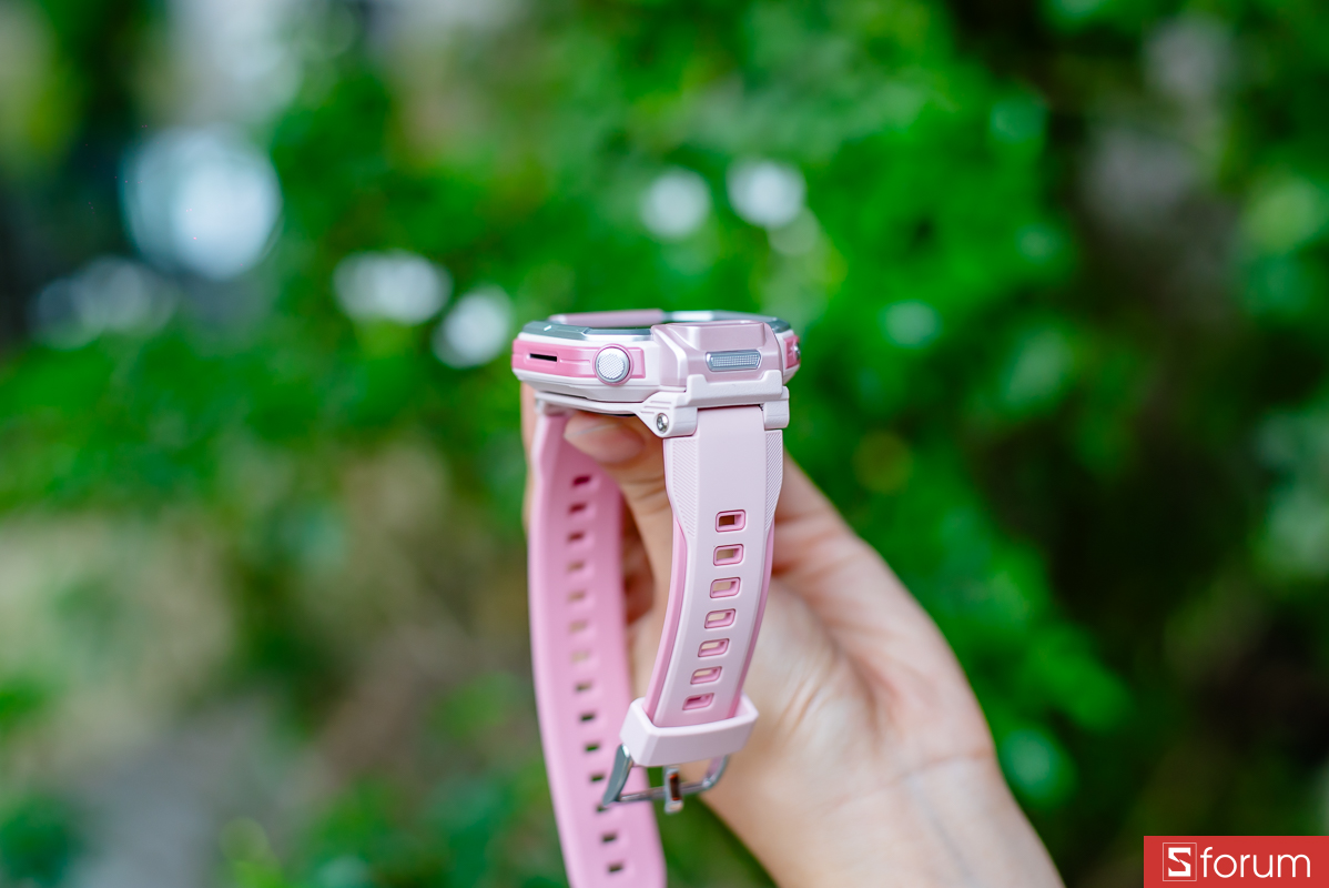 Trên tay Huawei Watch Kids X1: Thiết kế hầm hố và nổi bật