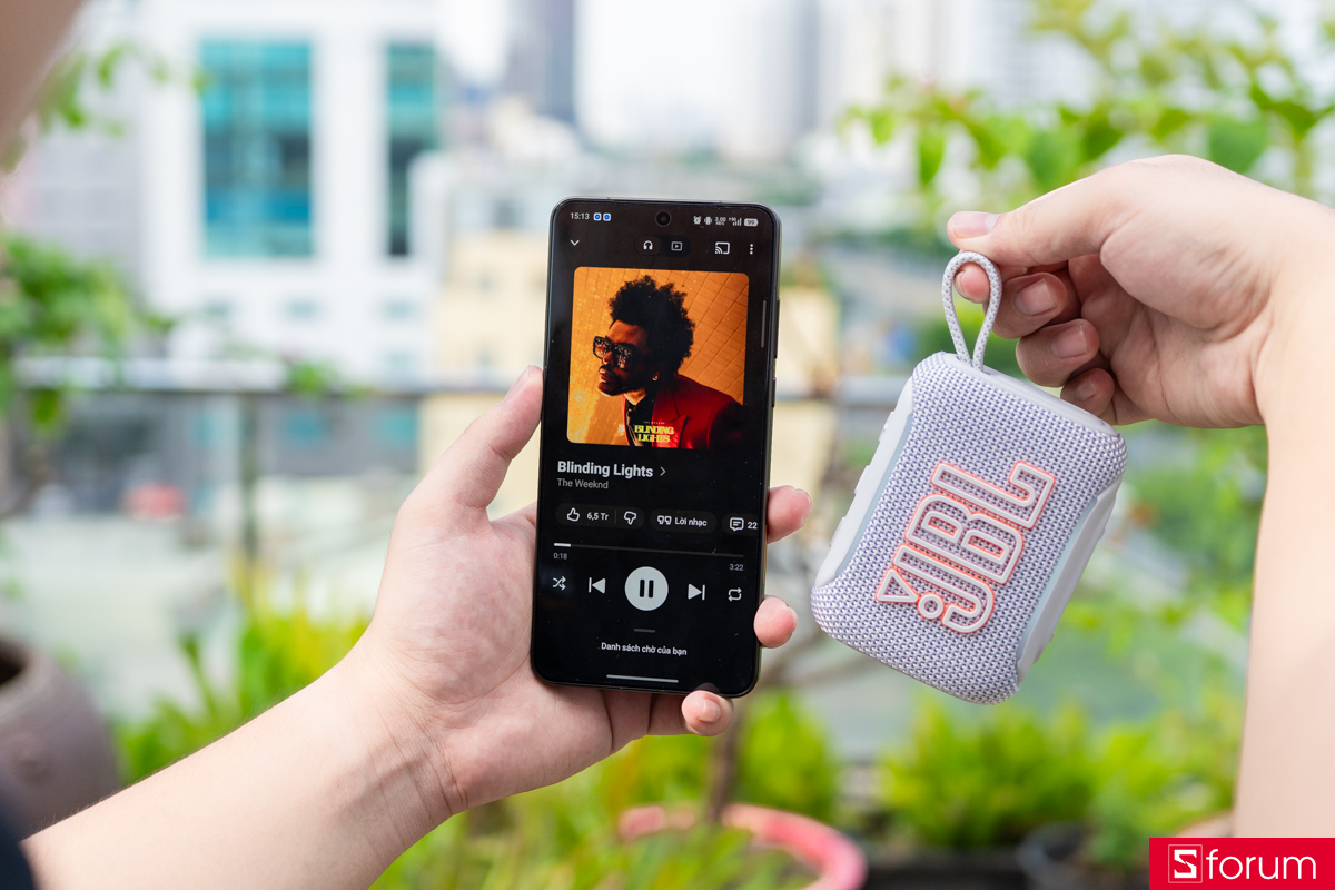 Trên tay JBL Go 5: Loa có công suất 4.8W