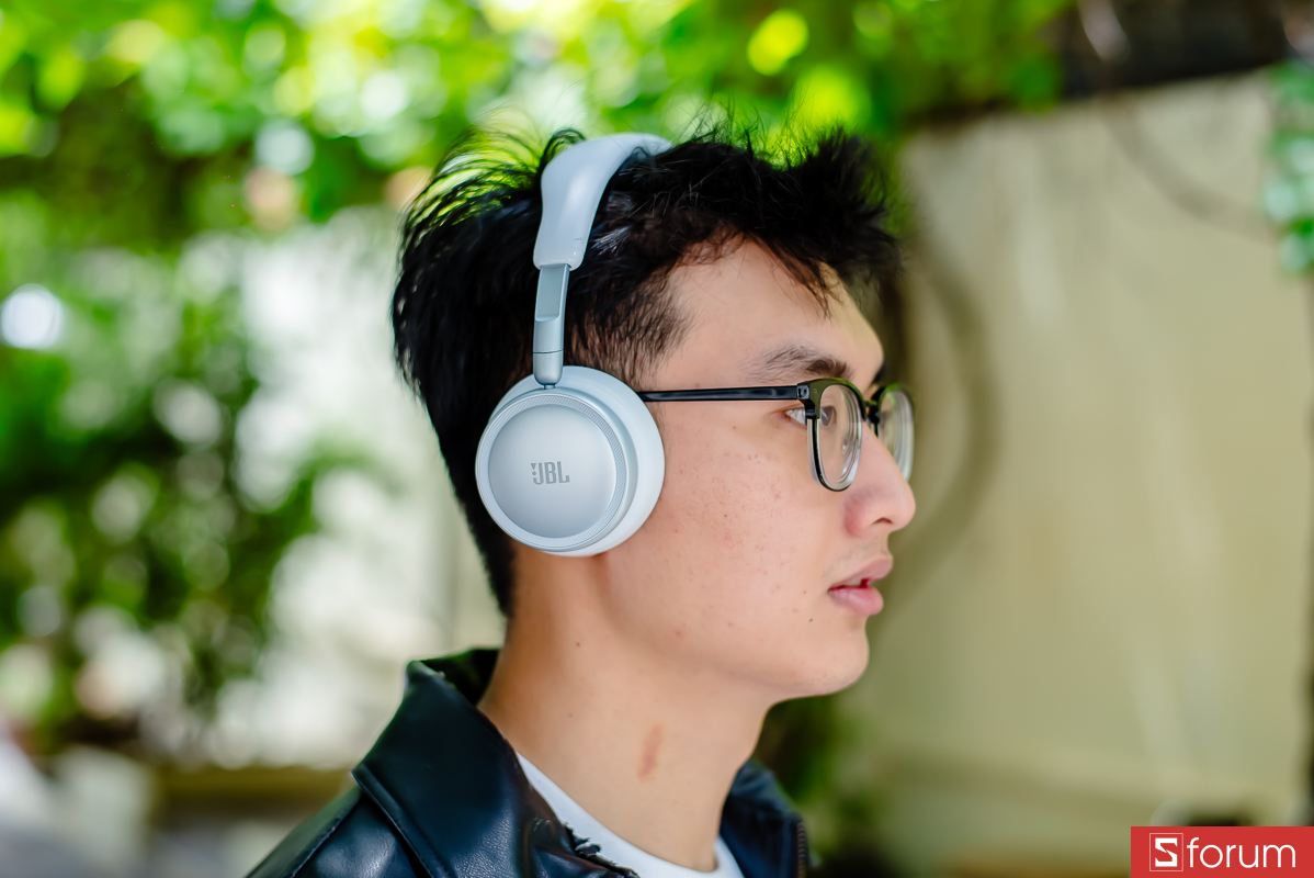 Trên tay JBL Live 680NC: Tai nghe được trang bị driver dynamic kích thước 40mm