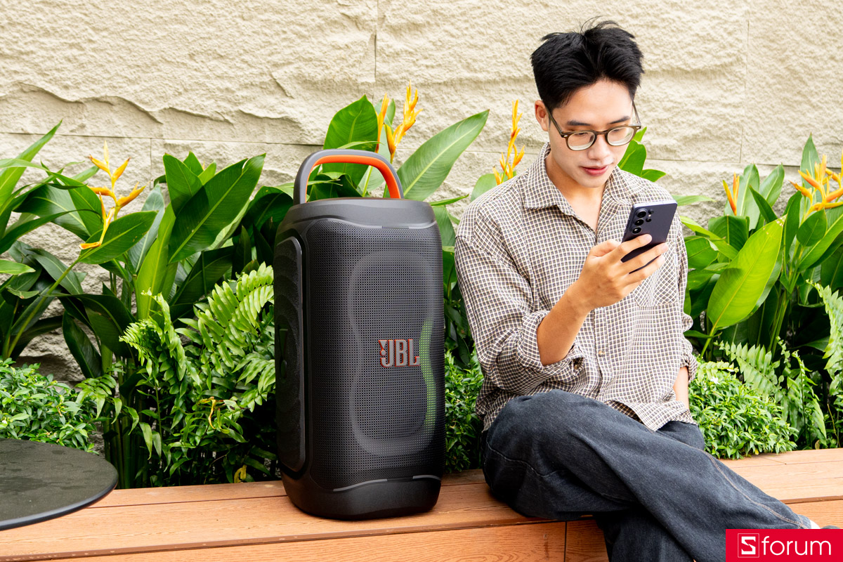 JBL PartyBox 130 sở hữu công suất 200W RMS