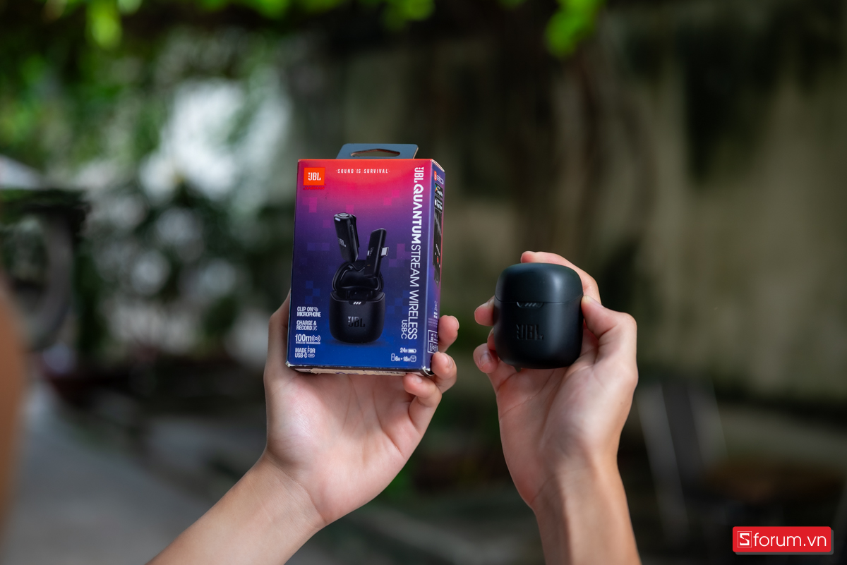 Mở hộp JBL Quantum Stream Wireless