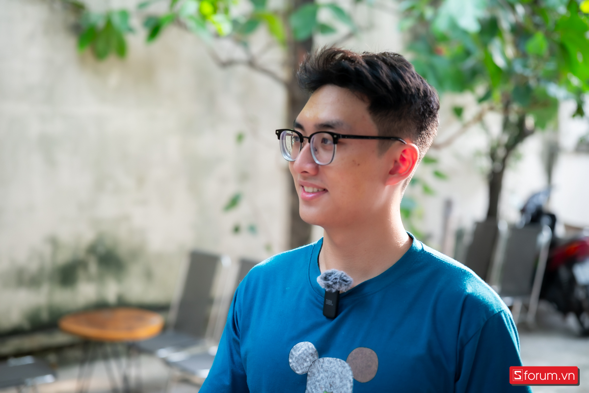 Phạm vi kết nối không dây lên đến 100 mét, cho phép anh em di chuyển tự do trong một không gian rộng lớn