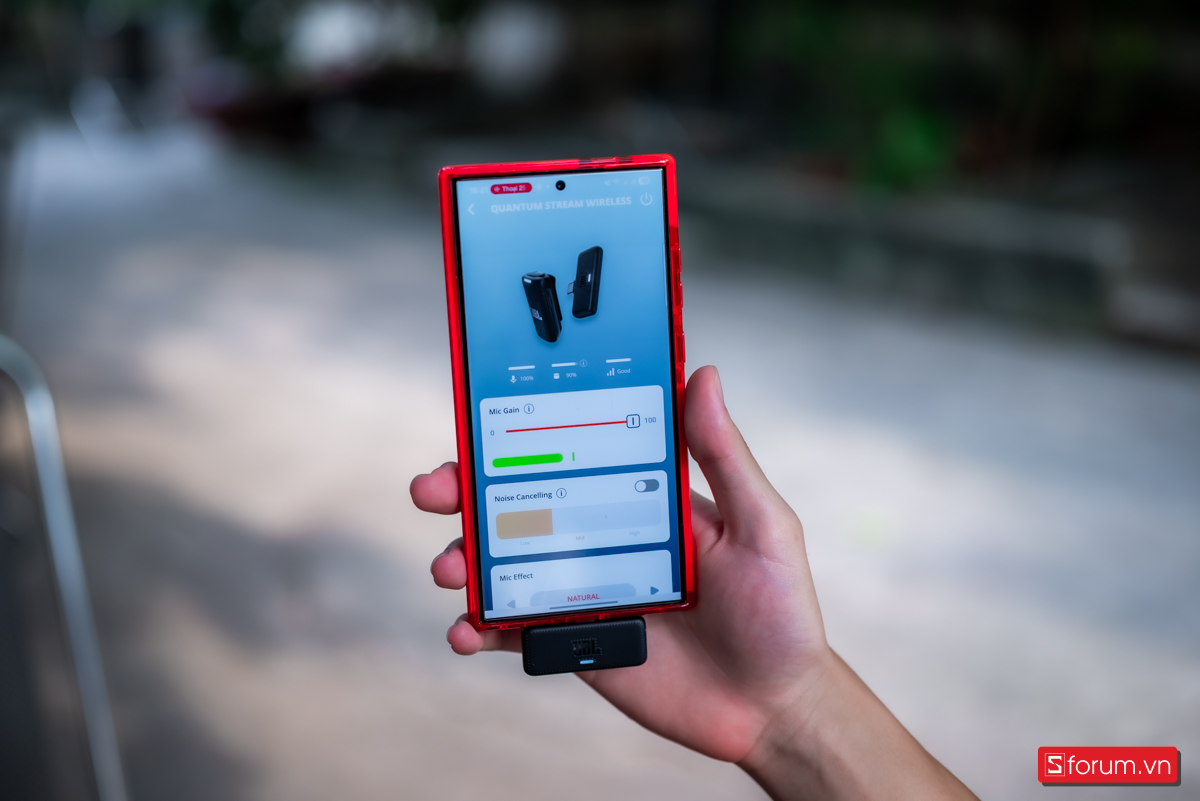 Khả năng tuỳ chỉnh qua ứng dụng JBL Headphones trên điện thoại