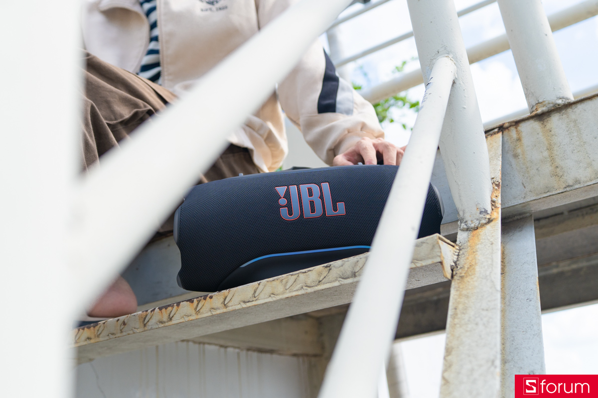 Trên tay JBL Xtreme 5: Thời lượng pin cho cả ngày sử dụng