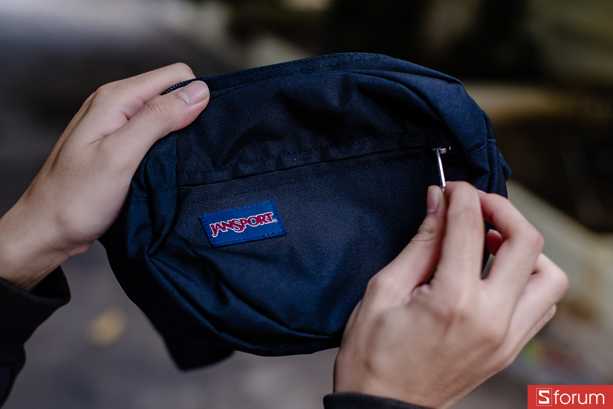 Trên tay Jansport (USA) Fifth Avenue 2.5L: Phù hợp với nhiều đối tượng người dùng