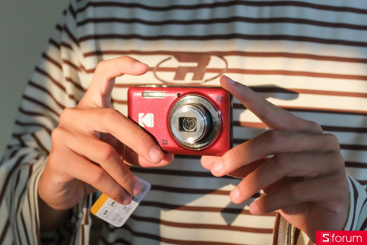 Thiết kế và ngoại hình của Kodak PIXPRO FZ55