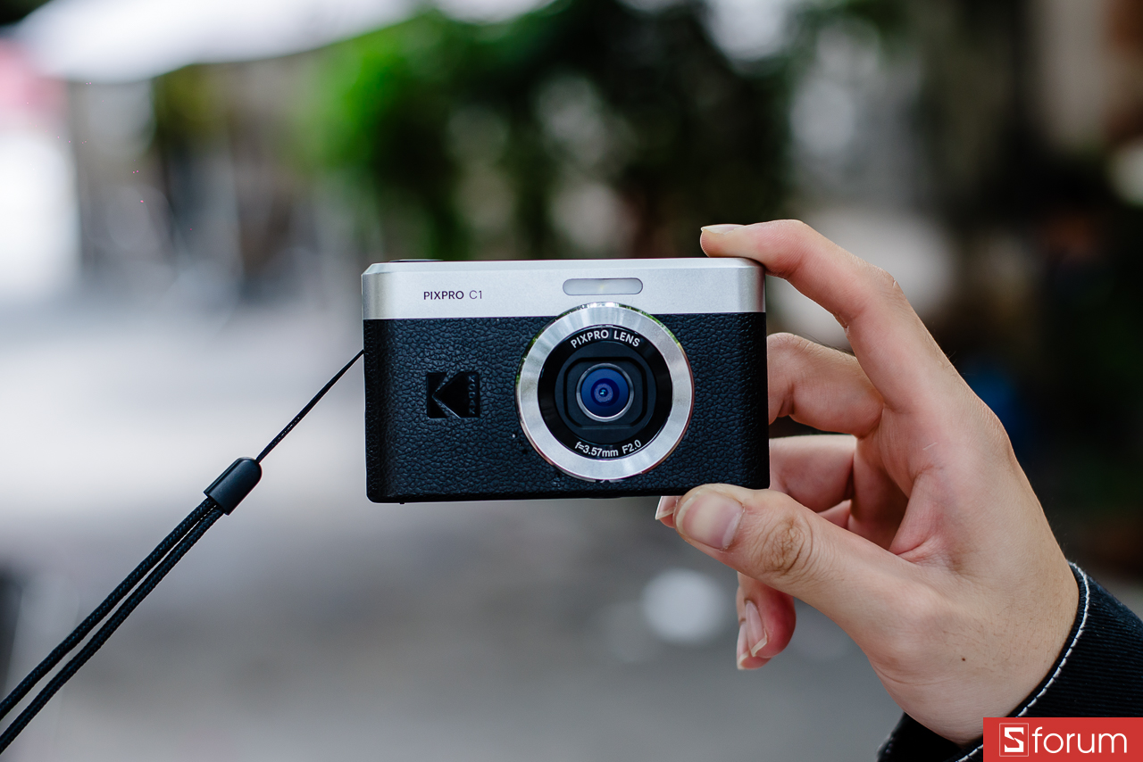 Thiết kế và ngoại hình của Kodak Pixpro C1
