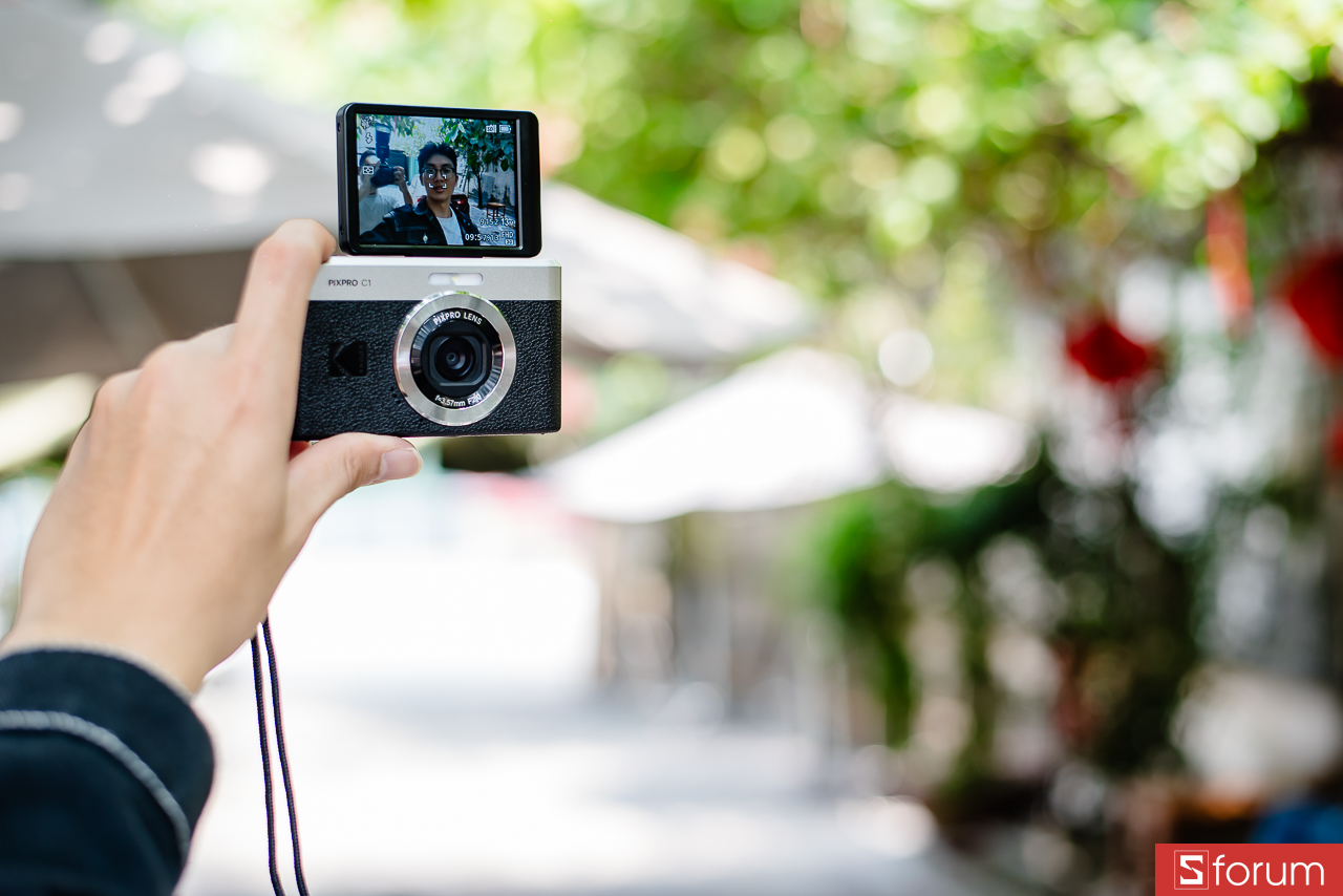 Trải nghiệm selfie và quay video trên Kodak Pixpro C1