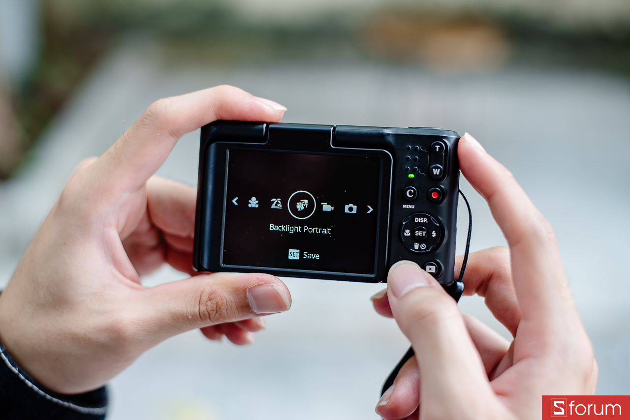 Khi trên tay Kodak Pixpro C1, mình thấy sản phẩm có giao diện điều khiển khá thân thiện.